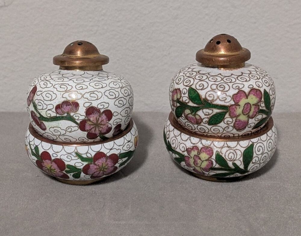 Vintage Chinese Cloisonne Stacking Salt and Pepper Shaker Cellar Sets Brass 4pc